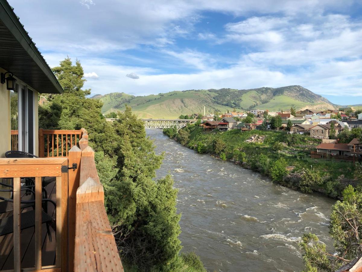 Yellowstone Riverside Cottages การ์ดีเนอร์ ภายนอก รูปภาพ